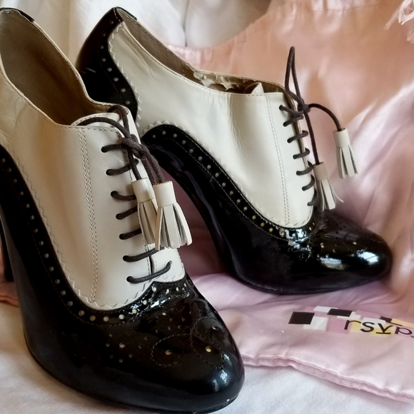 rsvp cream and patent brown leather oxfords 4" with tasseled laces. 8M - Picture 3 of 8